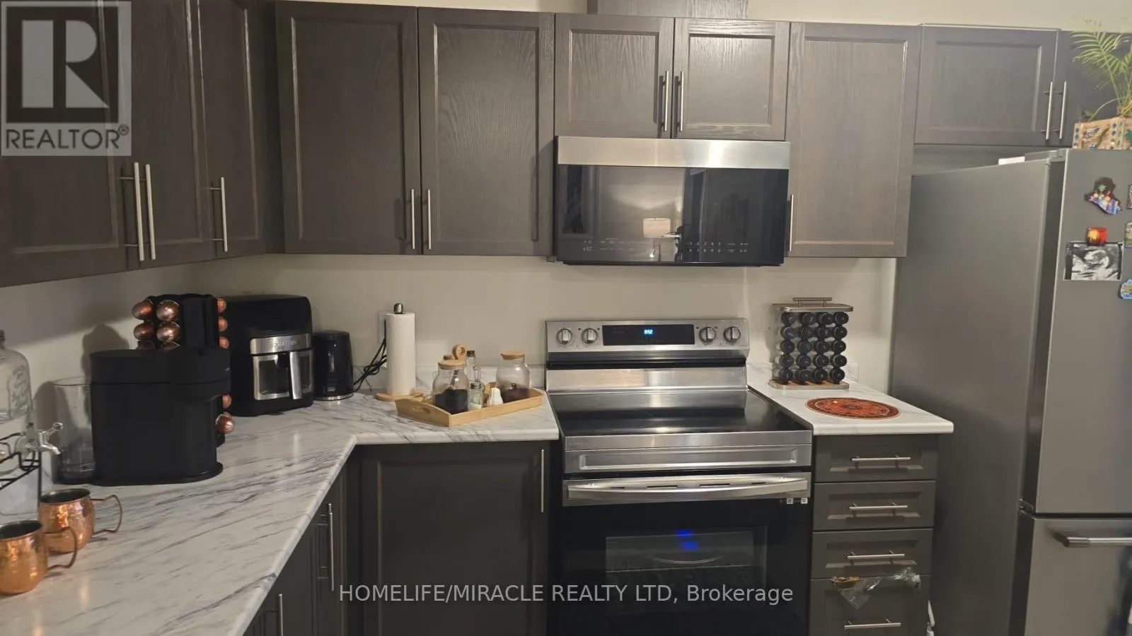 70 - 383 DUNDAS STREET E
