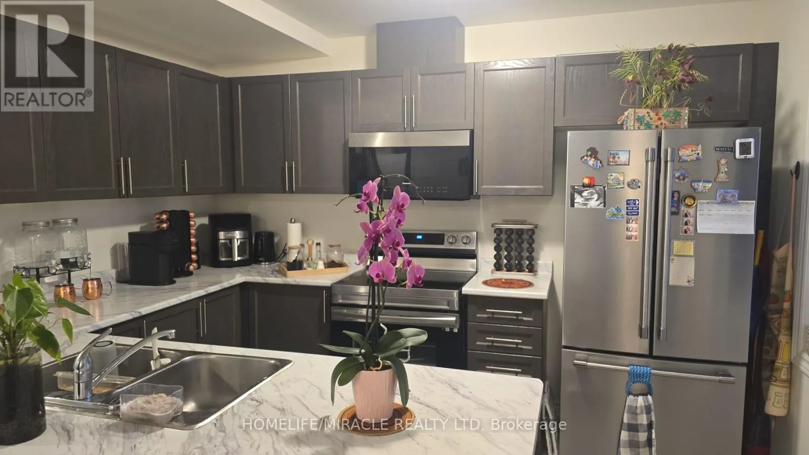 70 - 383 DUNDAS STREET E