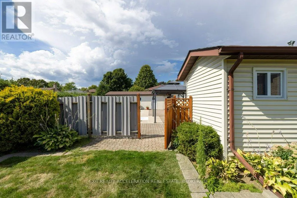 38 THORNCLIFFE DRIVE