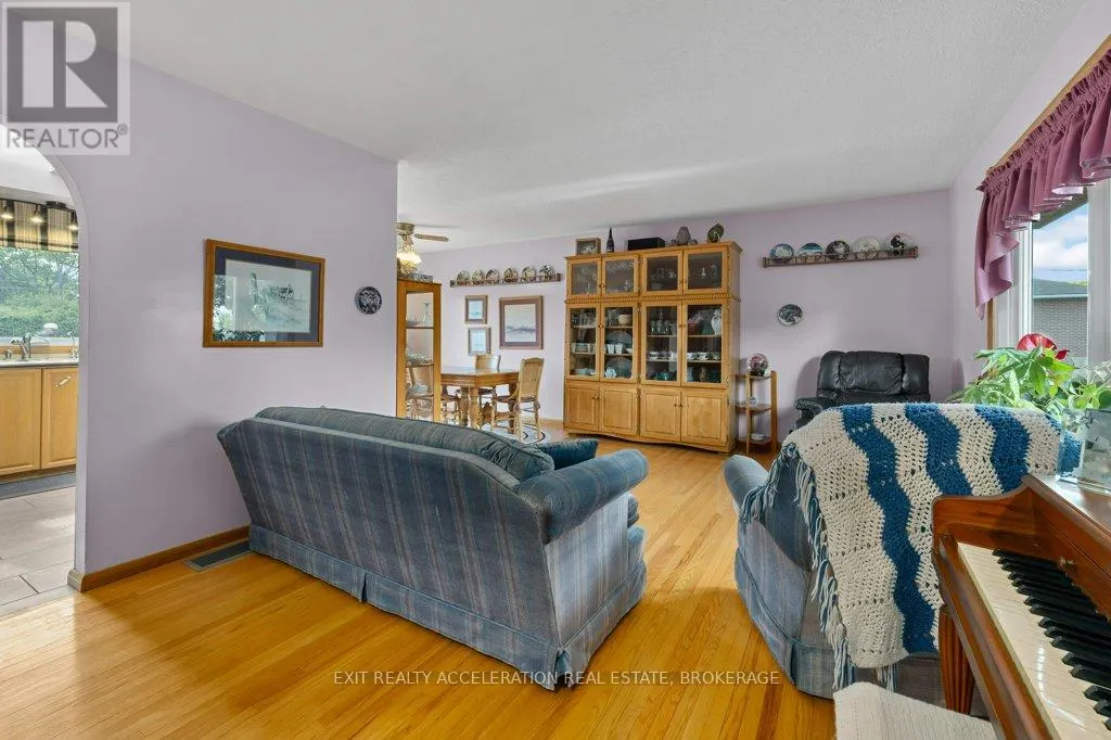 38 THORNCLIFFE DRIVE