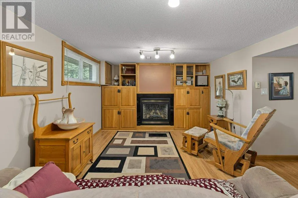 38 THORNCLIFFE DRIVE