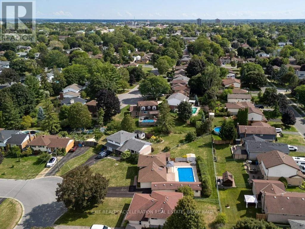 38 THORNCLIFFE DRIVE