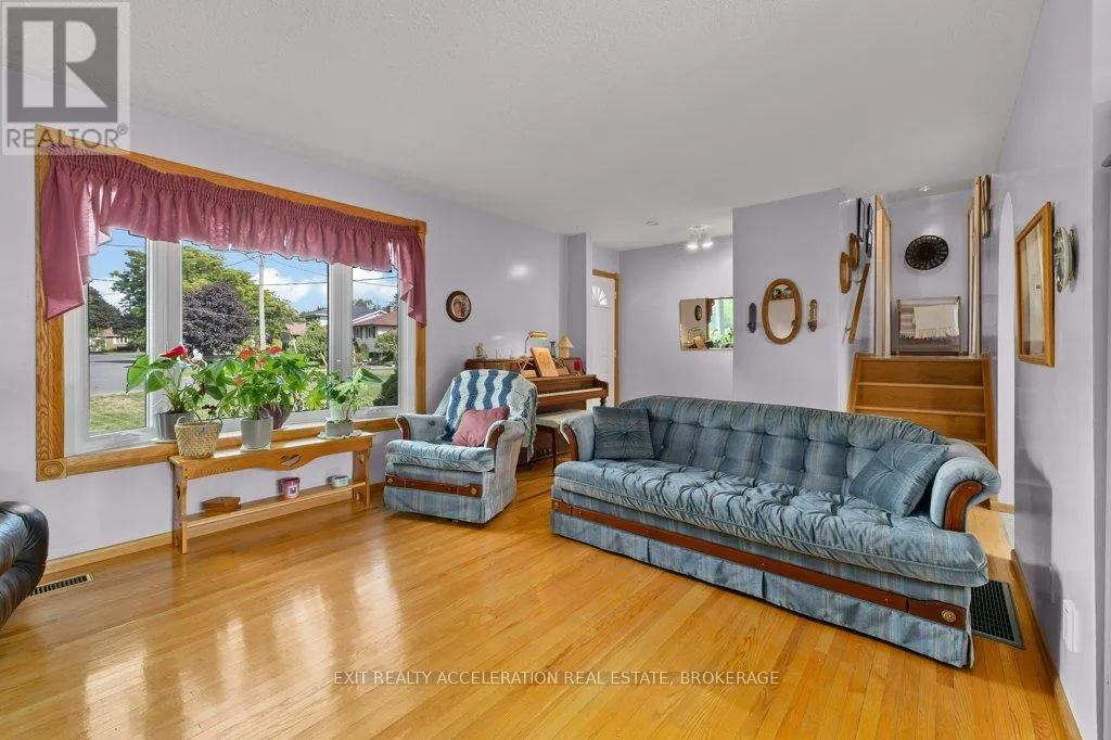 38 THORNCLIFFE DRIVE