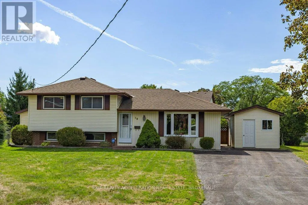 38 THORNCLIFFE DRIVE