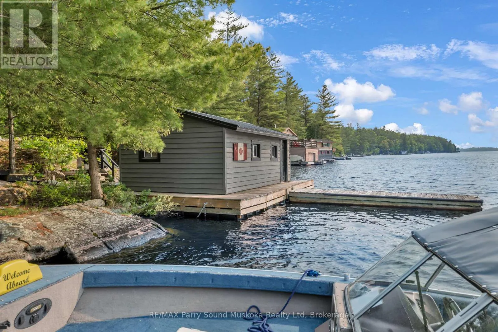 109 HEALEY LAKE