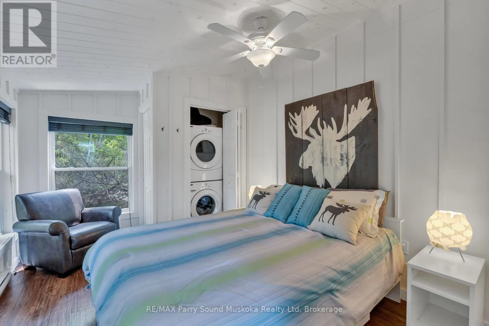 109 HEALEY LAKE