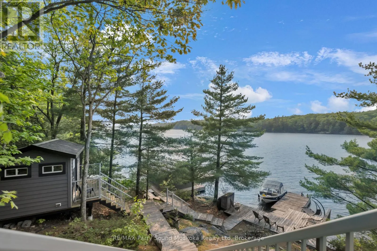 109 HEALEY LAKE