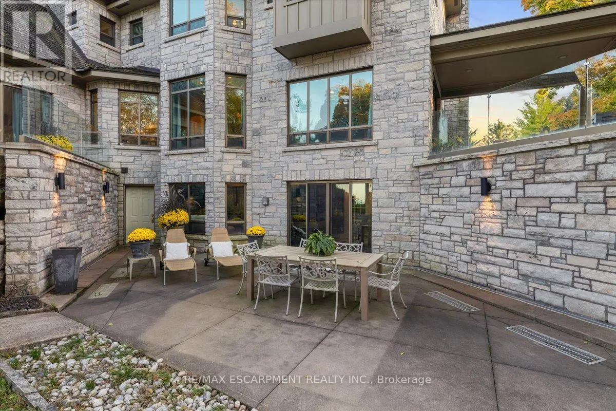90 RIDGE ROAD W
