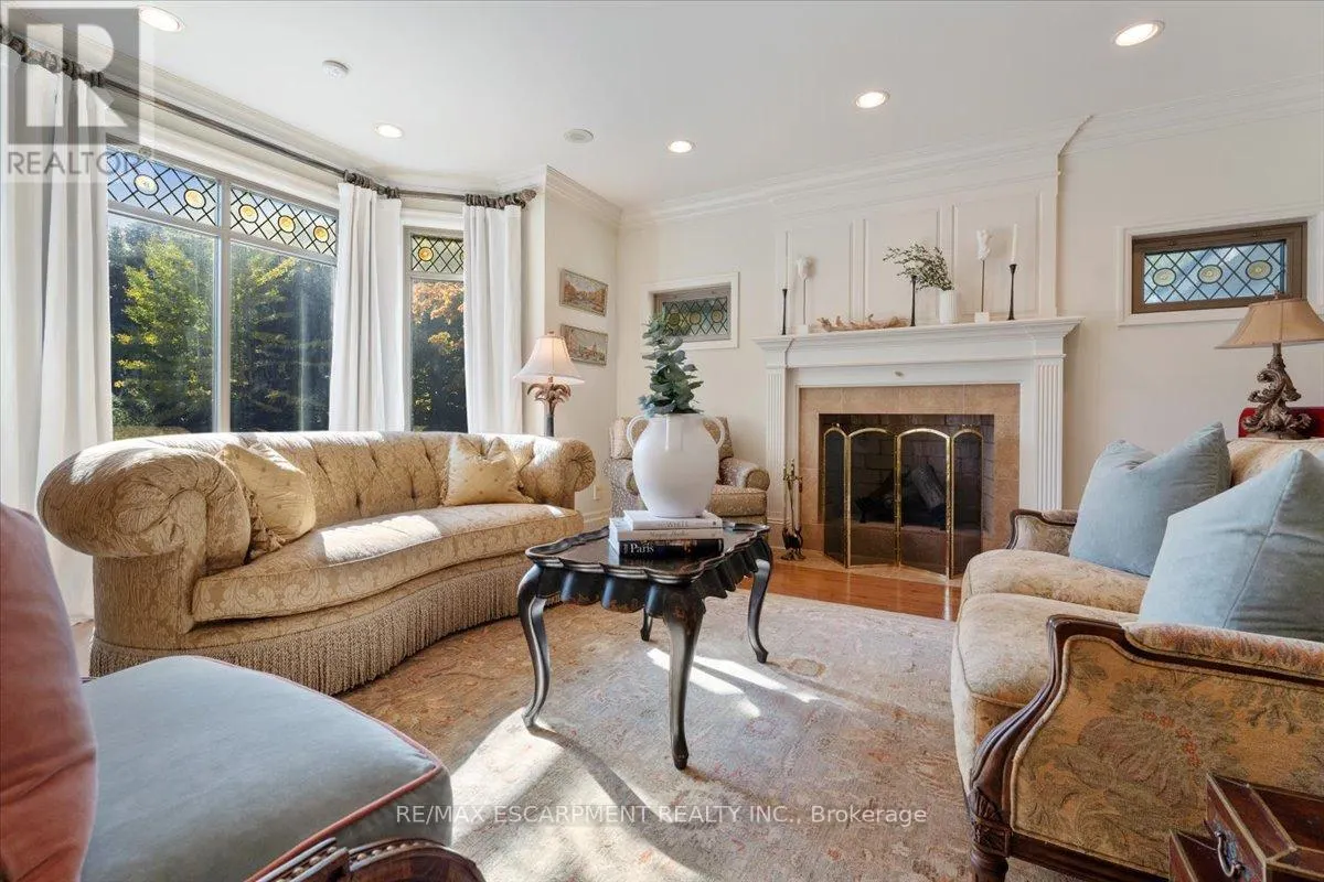 90 RIDGE ROAD W