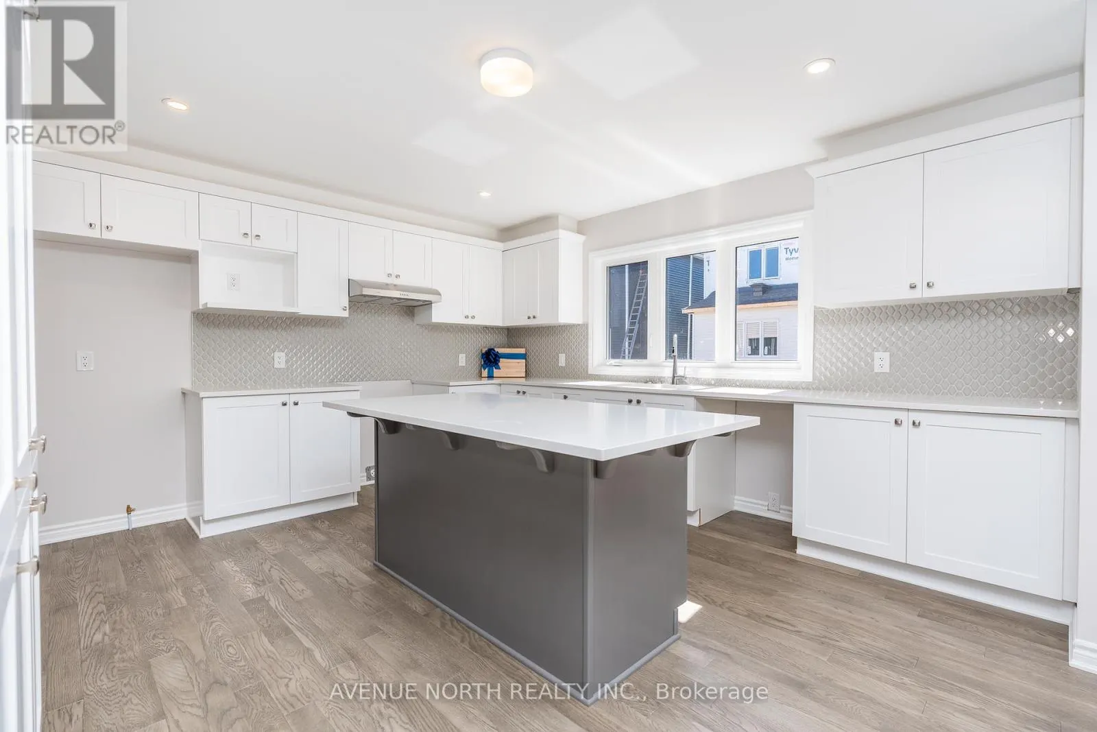 137 UNITY PLACE