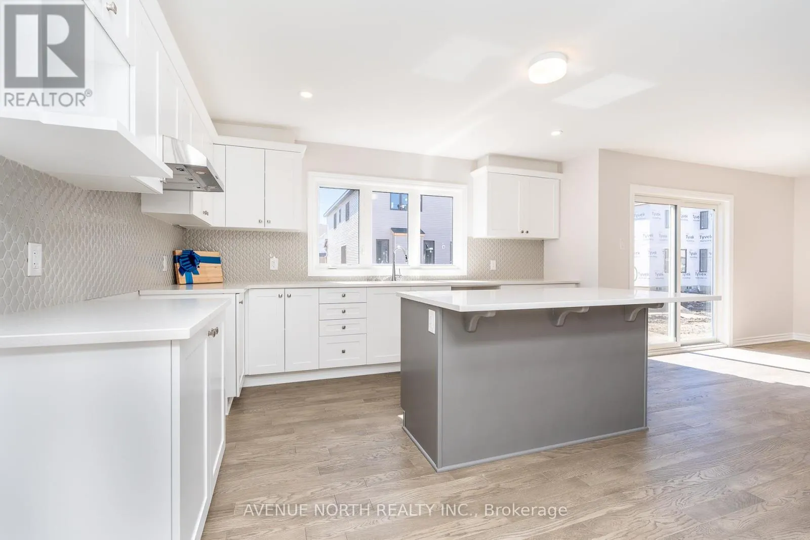 137 UNITY PLACE
