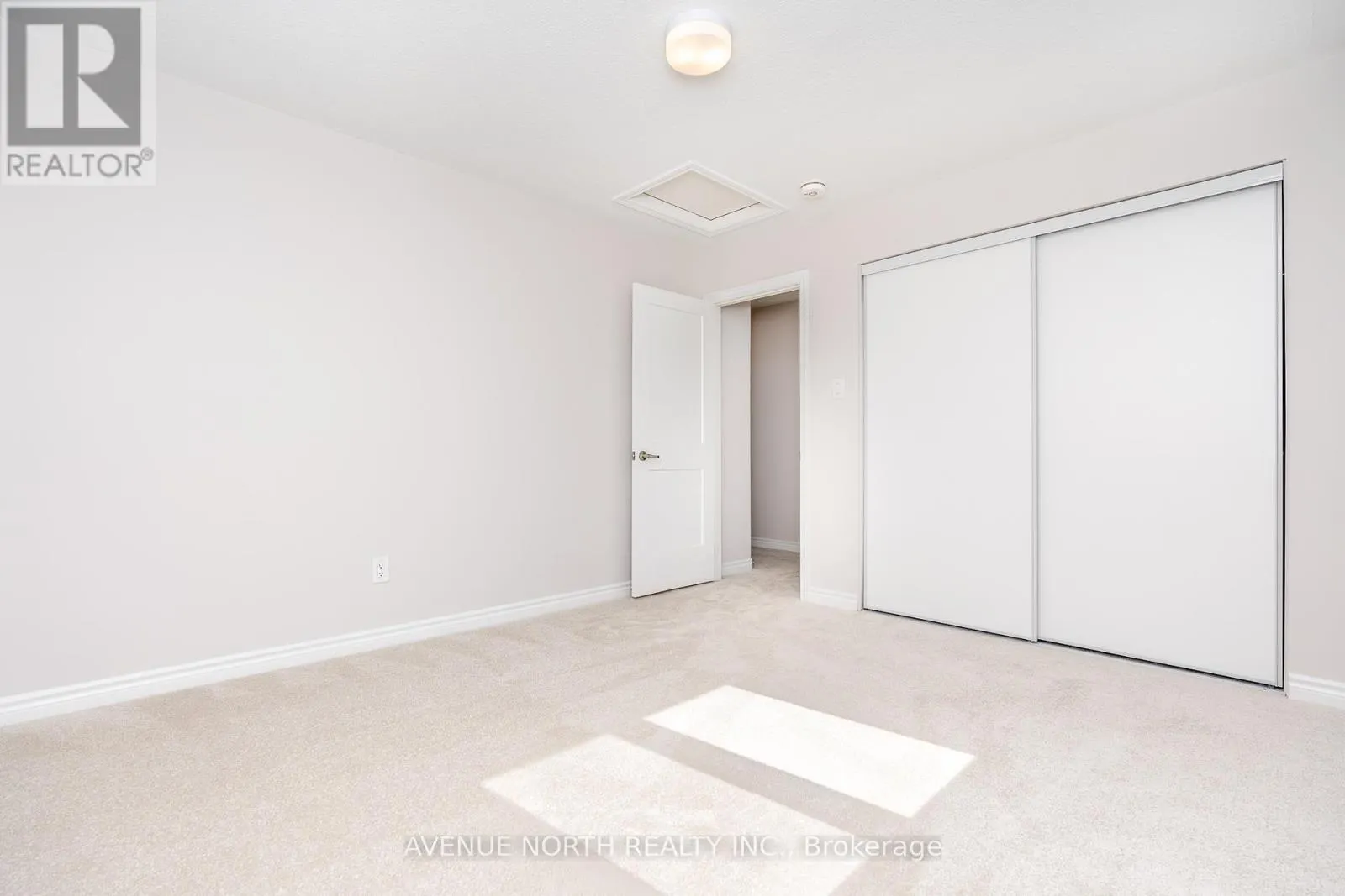 137 UNITY PLACE