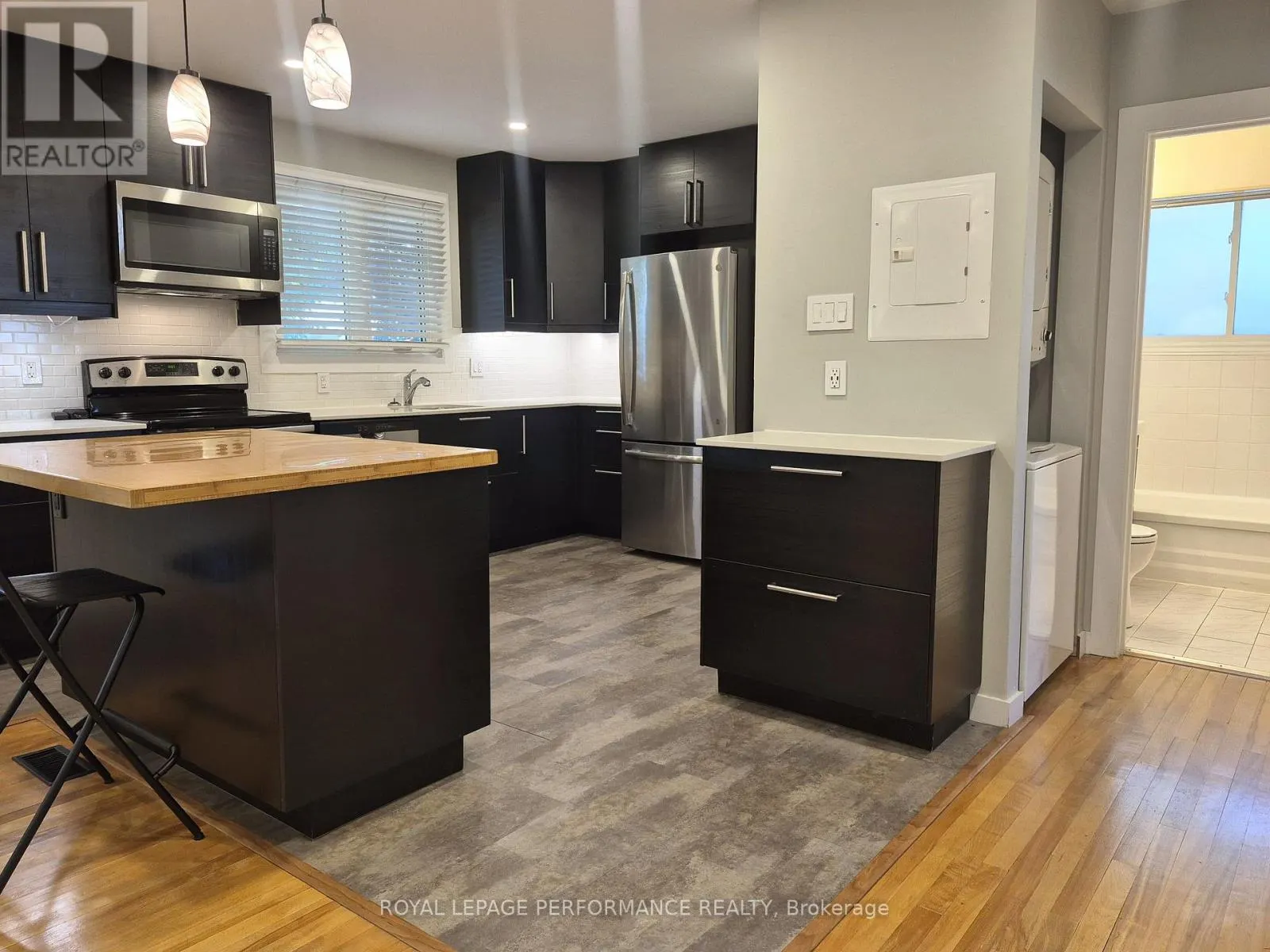 A - 2529 ROMAN AVENUE