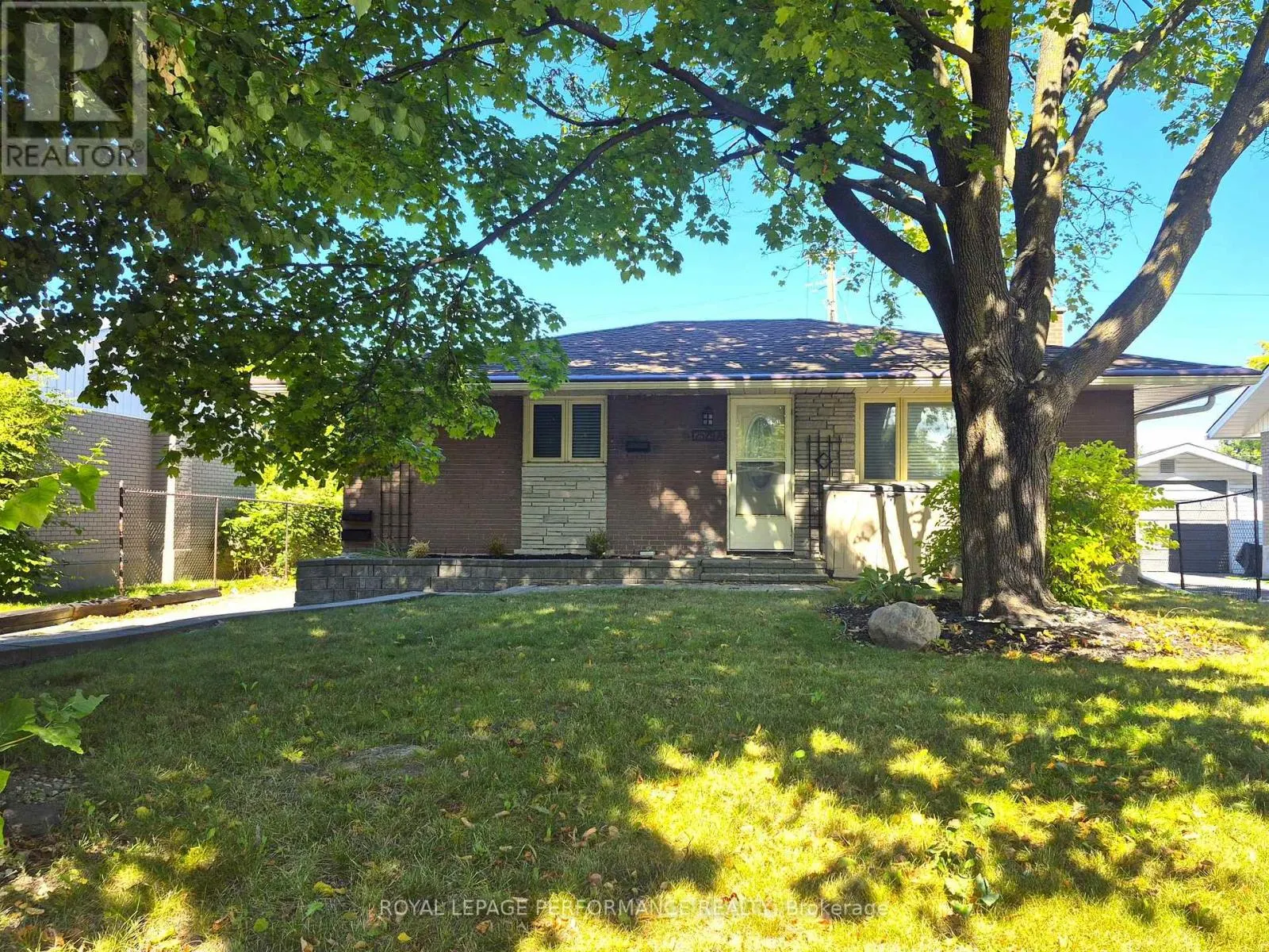A - 2529 ROMAN AVENUE