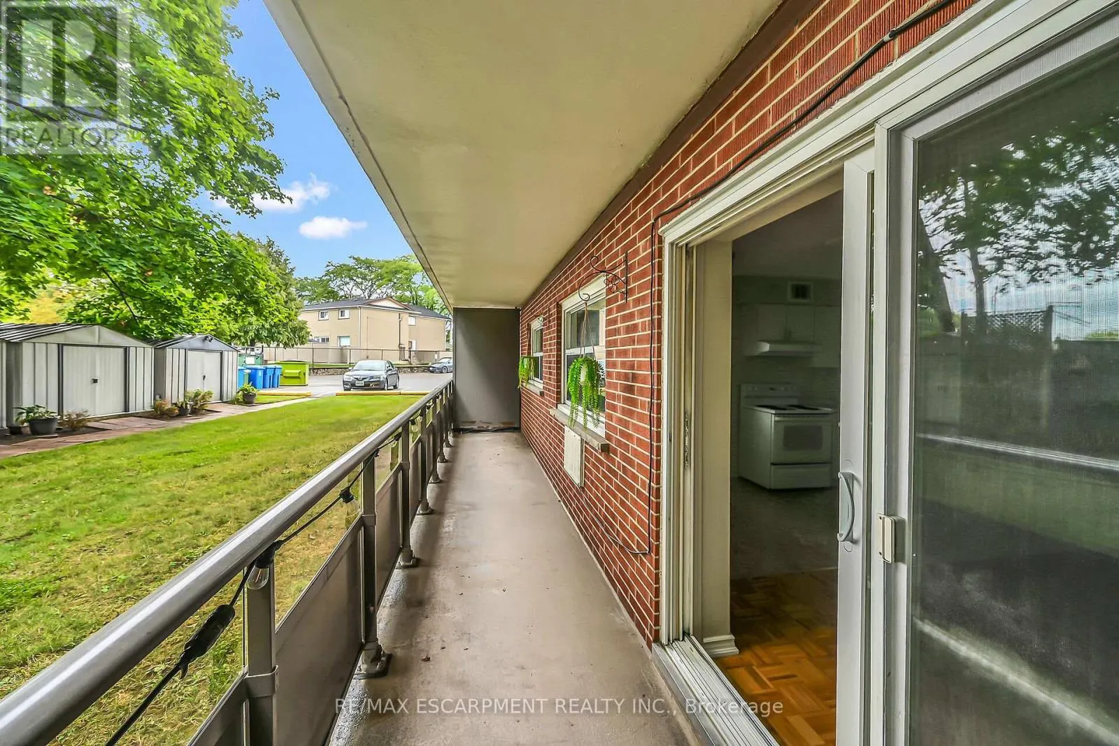 103 - 11 WOODMAN DRIVE S