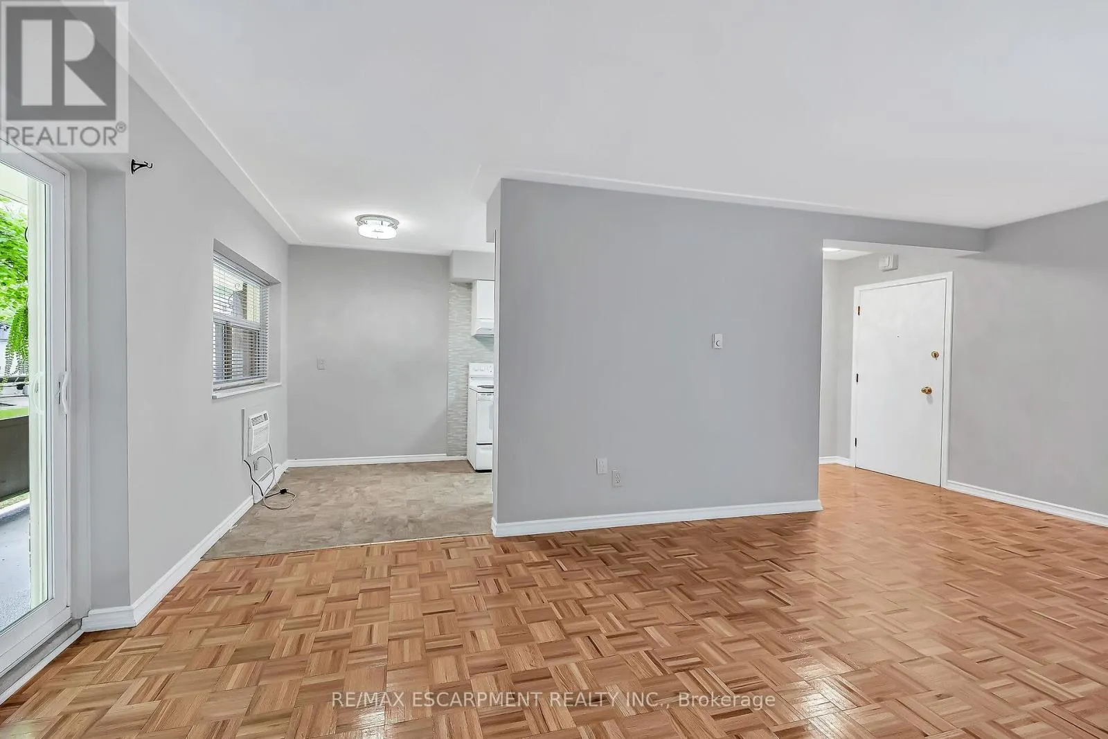 103 - 11 WOODMAN DRIVE S
