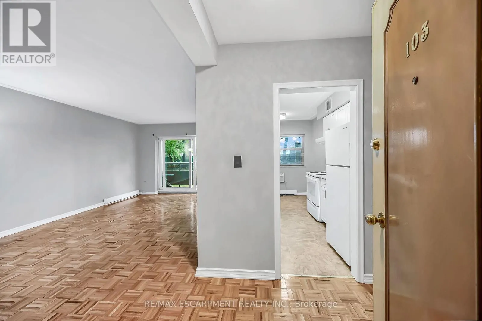 103 - 11 WOODMAN DRIVE S
