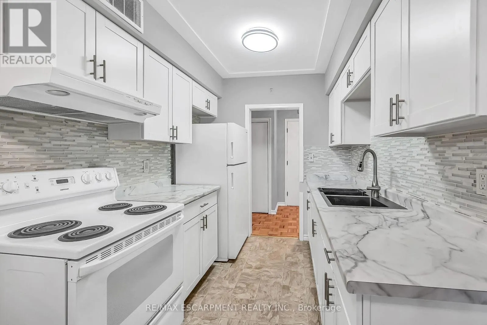 103 - 11 WOODMAN DRIVE S