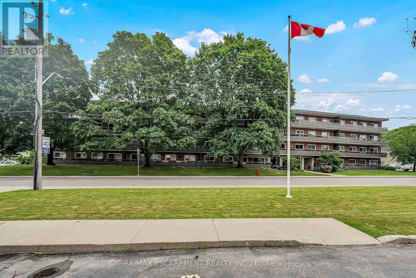 103 - 11 WOODMAN DRIVE S