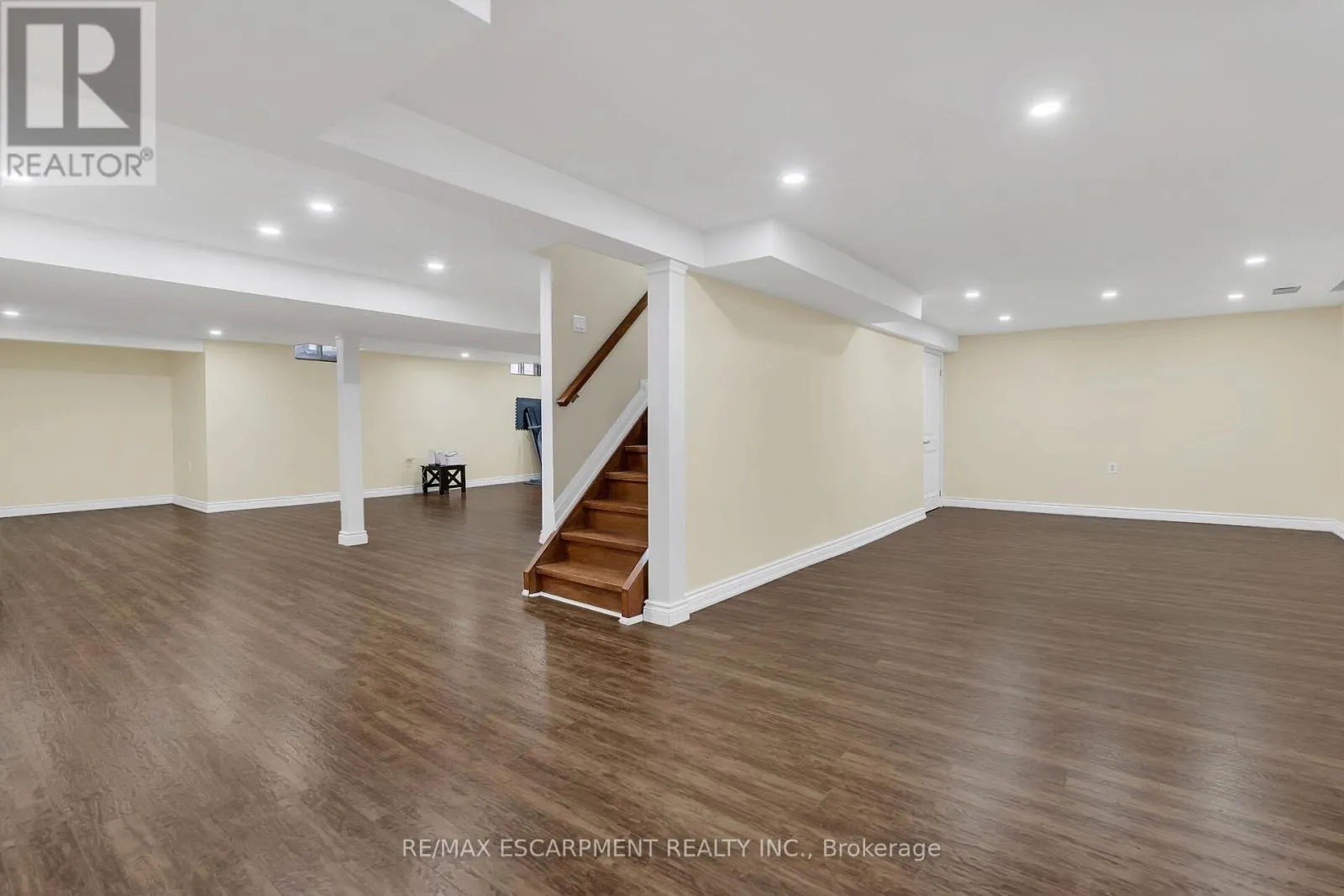 125 VALERA DRIVE E