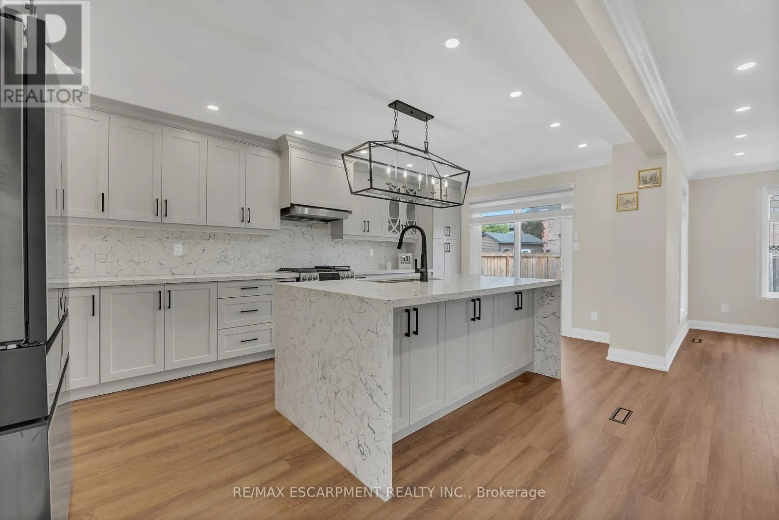 125 VALERA DRIVE E