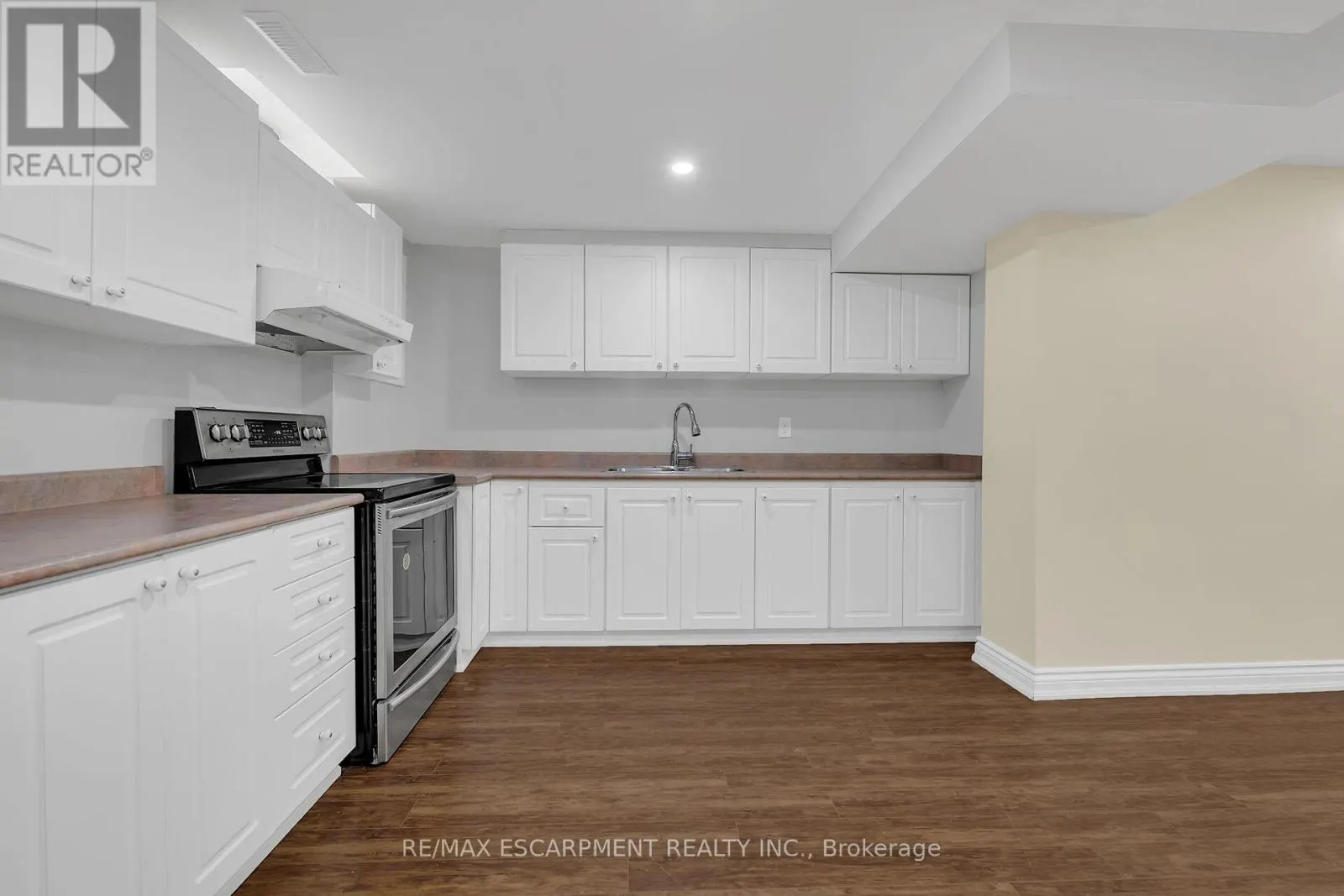 125 VALERA DRIVE E