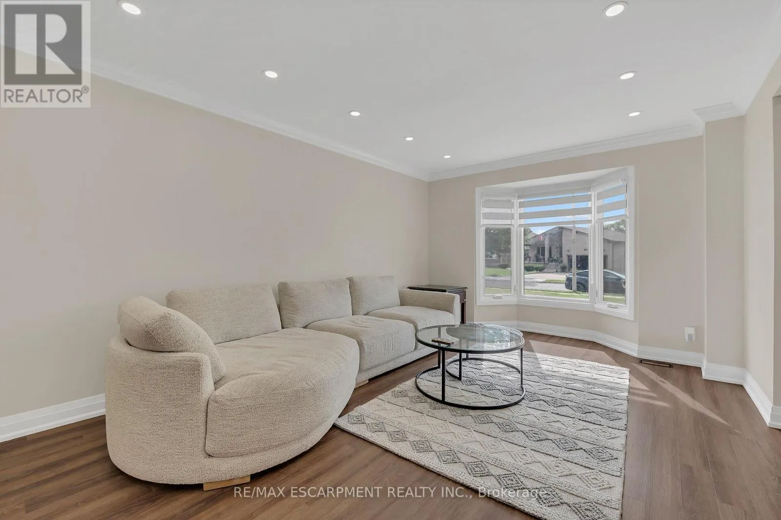 125 VALERA DRIVE E