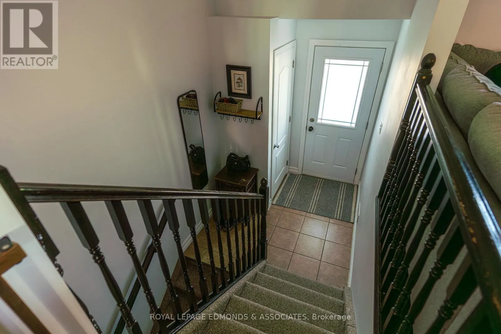 22 RENFREW STREET