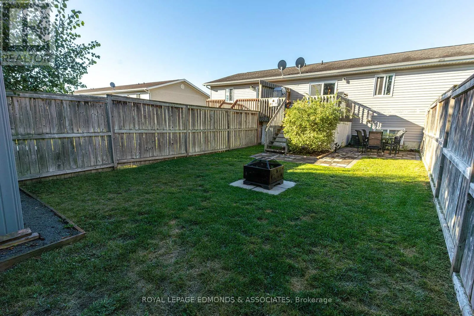 22 RENFREW STREET