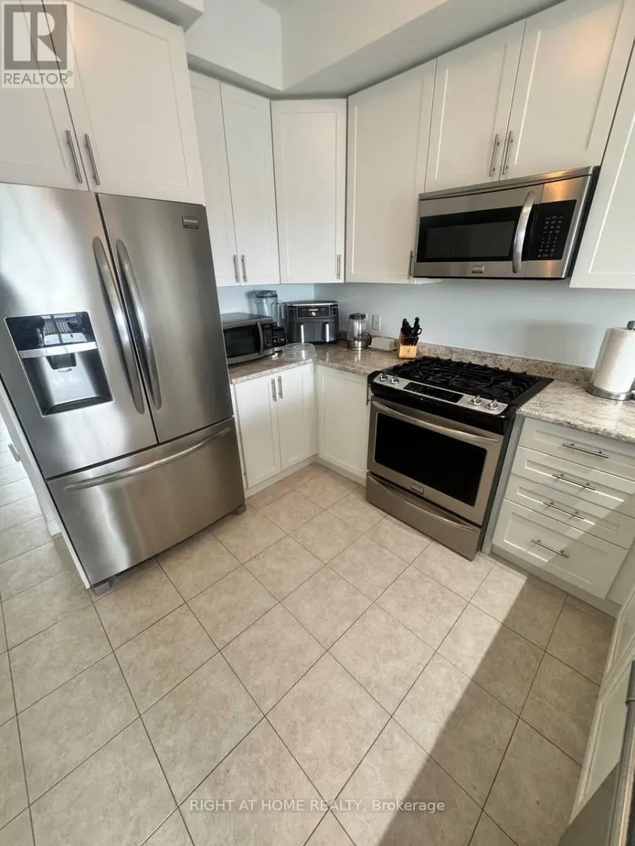 38 BLOOM CRESCENT