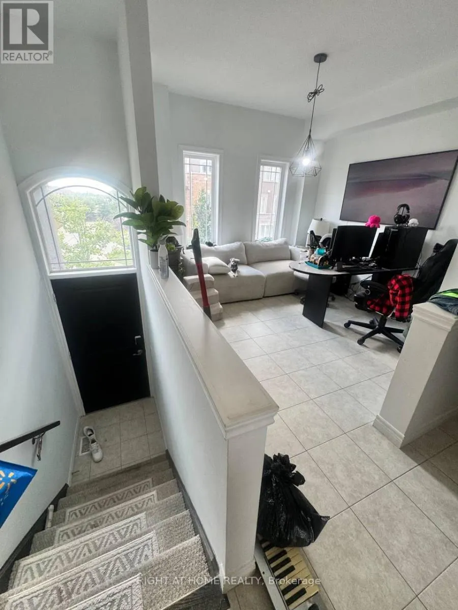 38 BLOOM CRESCENT