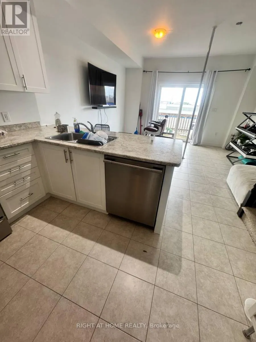 38 BLOOM CRESCENT