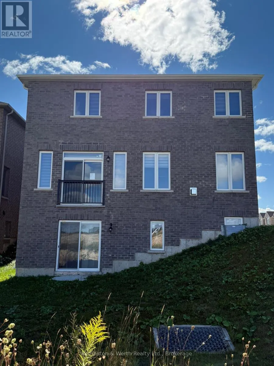 2 MACKENZIE STREET