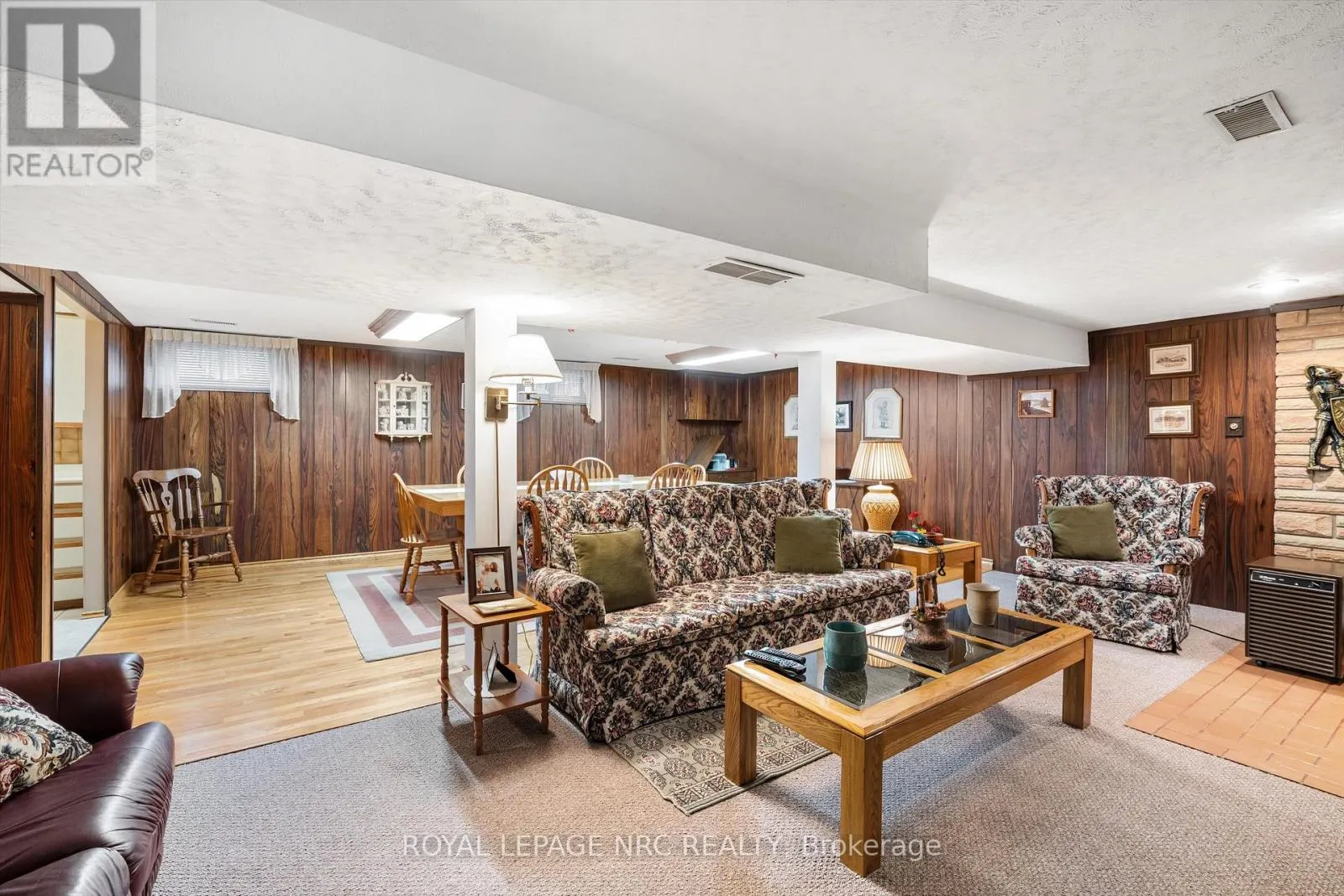 6043 MAYFAIR DRIVE