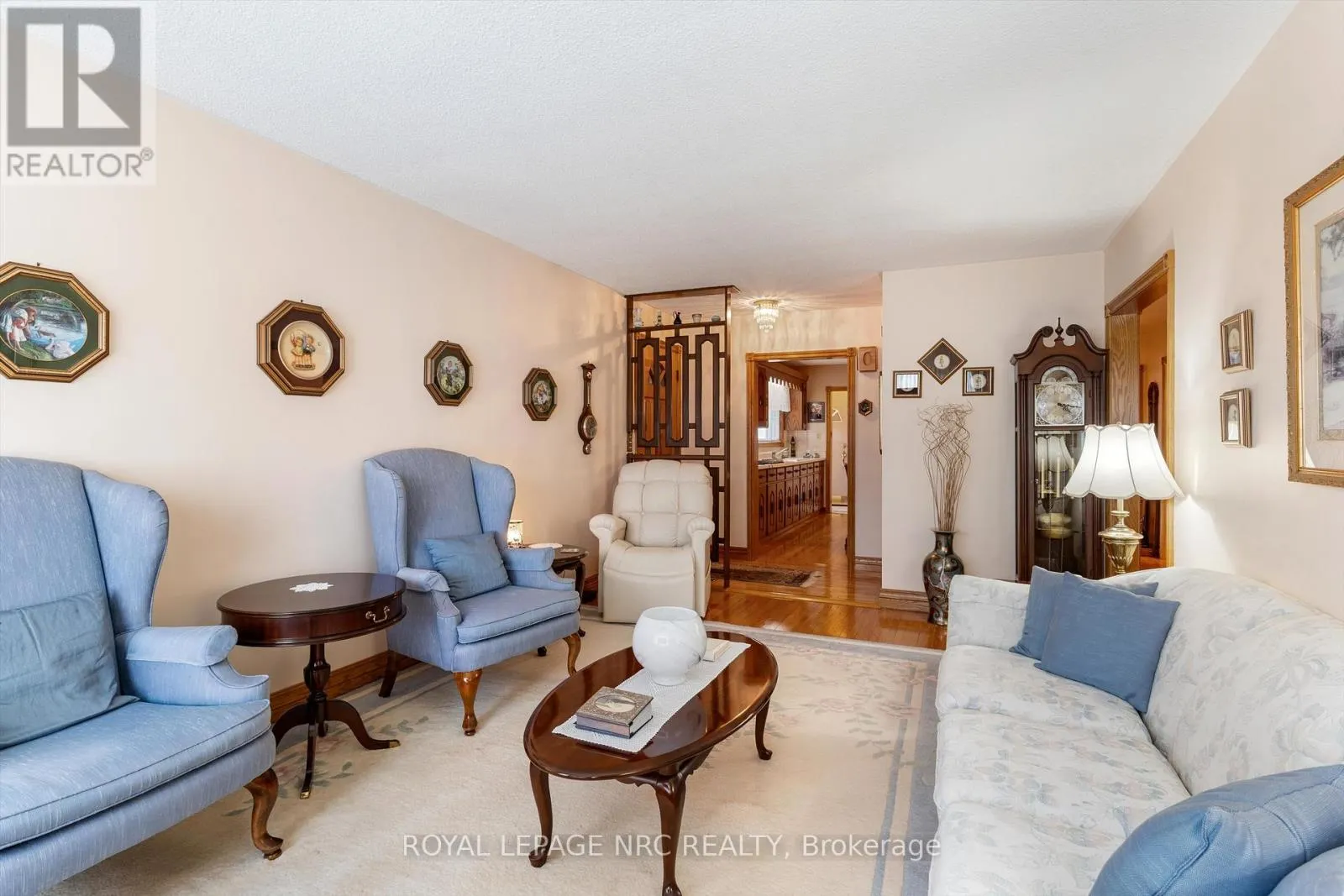 6043 MAYFAIR DRIVE