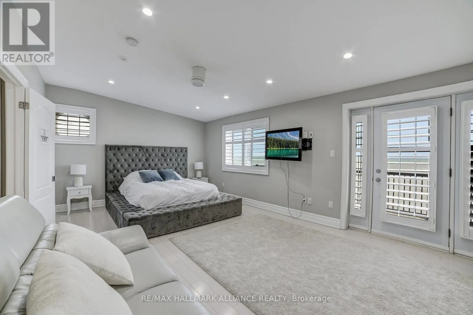 53 WINDEMERE ROAD