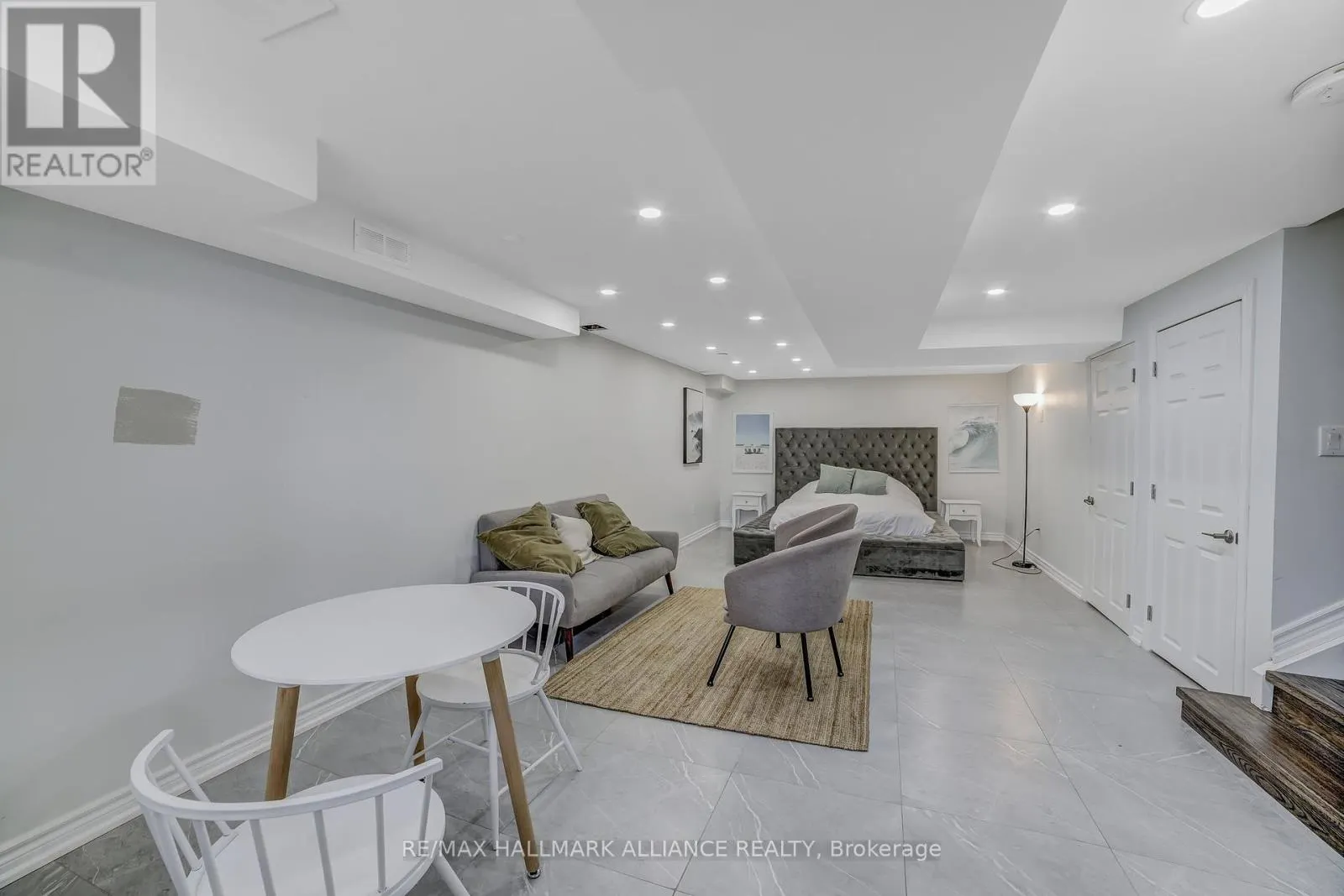 53 WINDEMERE ROAD