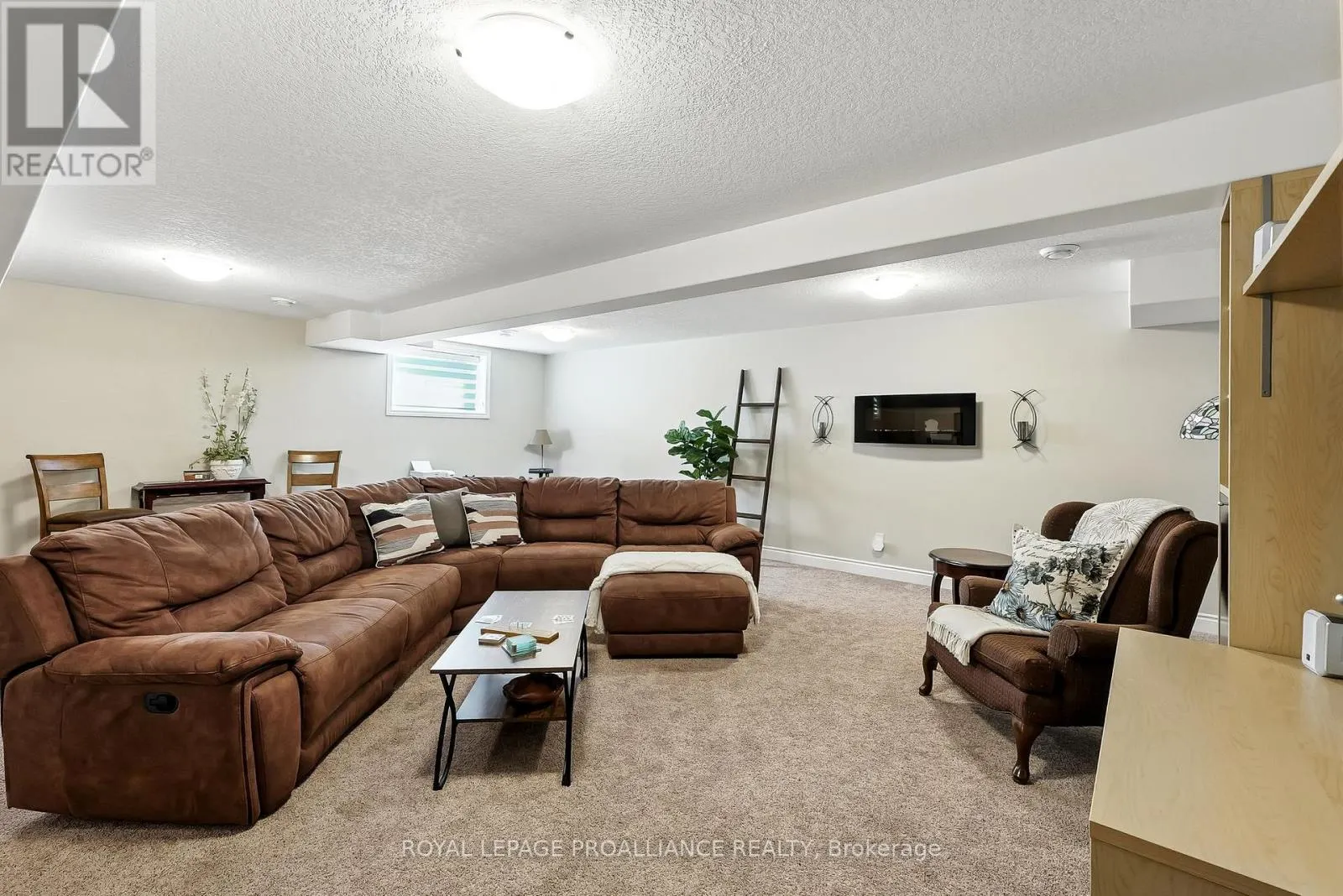 82 ROYAL GALA DRIVE