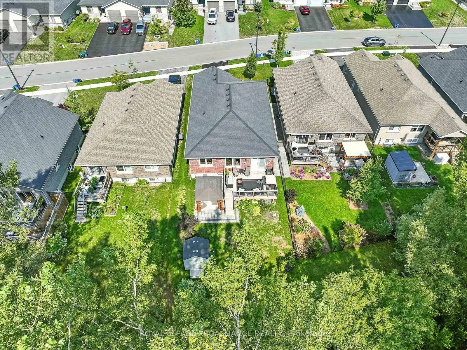 82 ROYAL GALA DRIVE