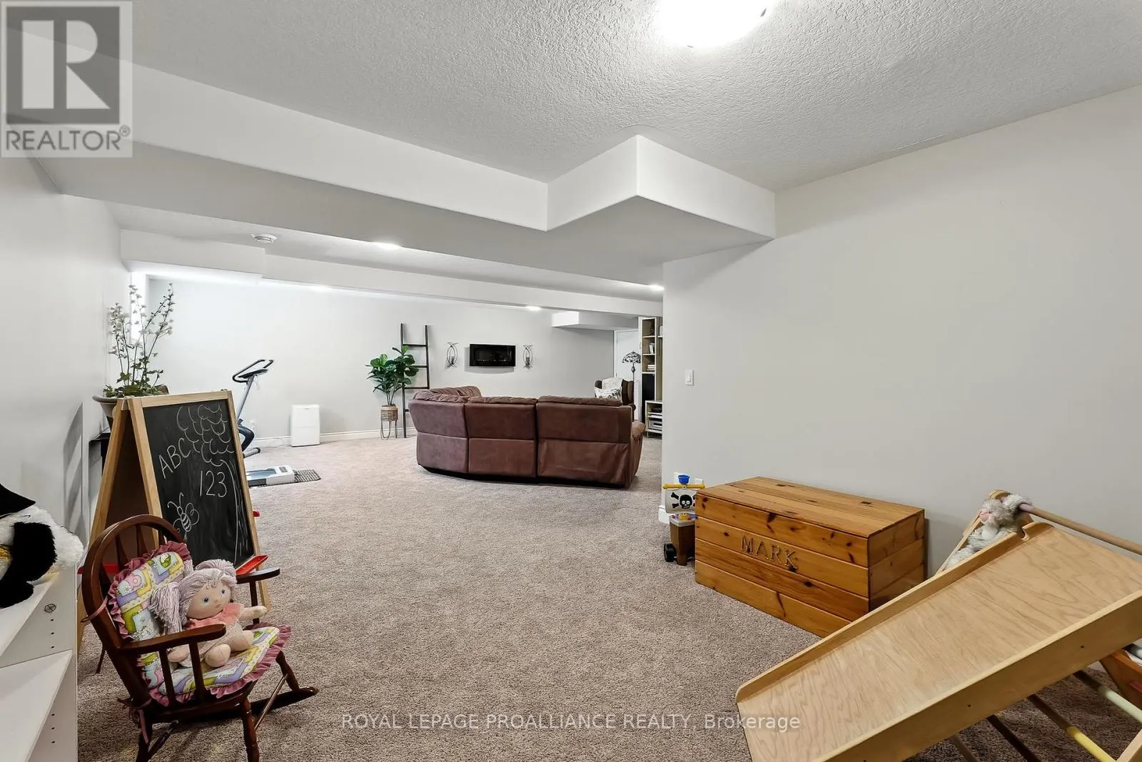 82 ROYAL GALA DRIVE