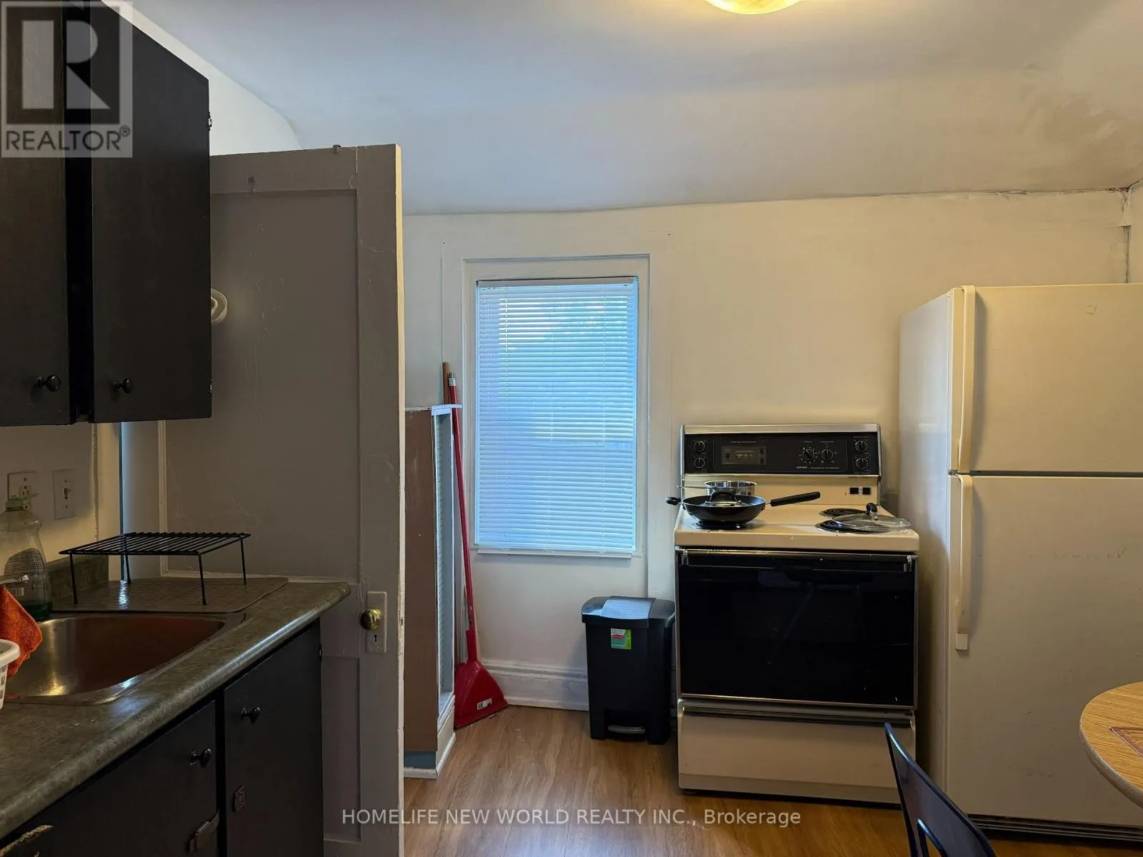 APT B - 219 HIBERNIA STREET