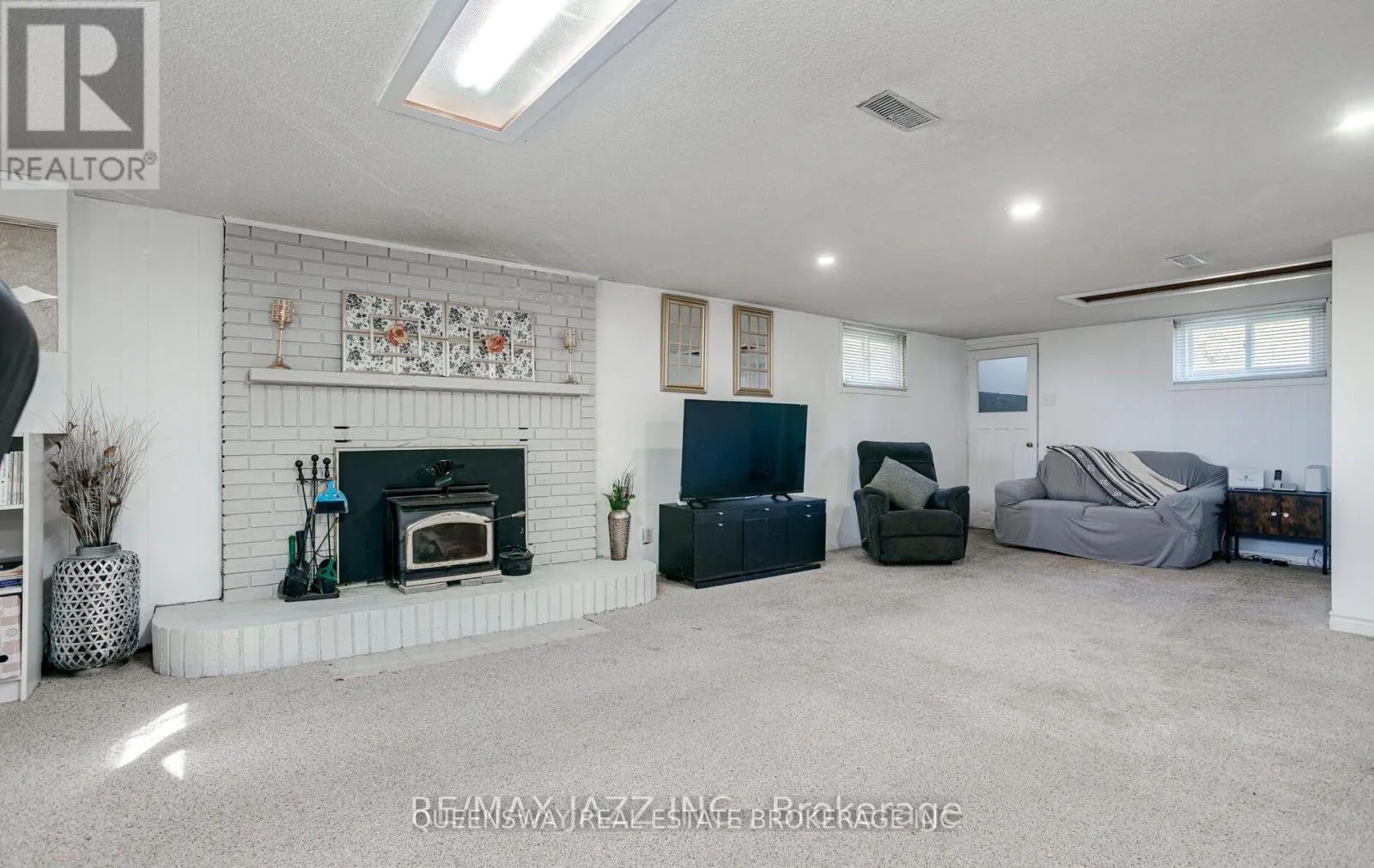 54 ROSLIN ROAD