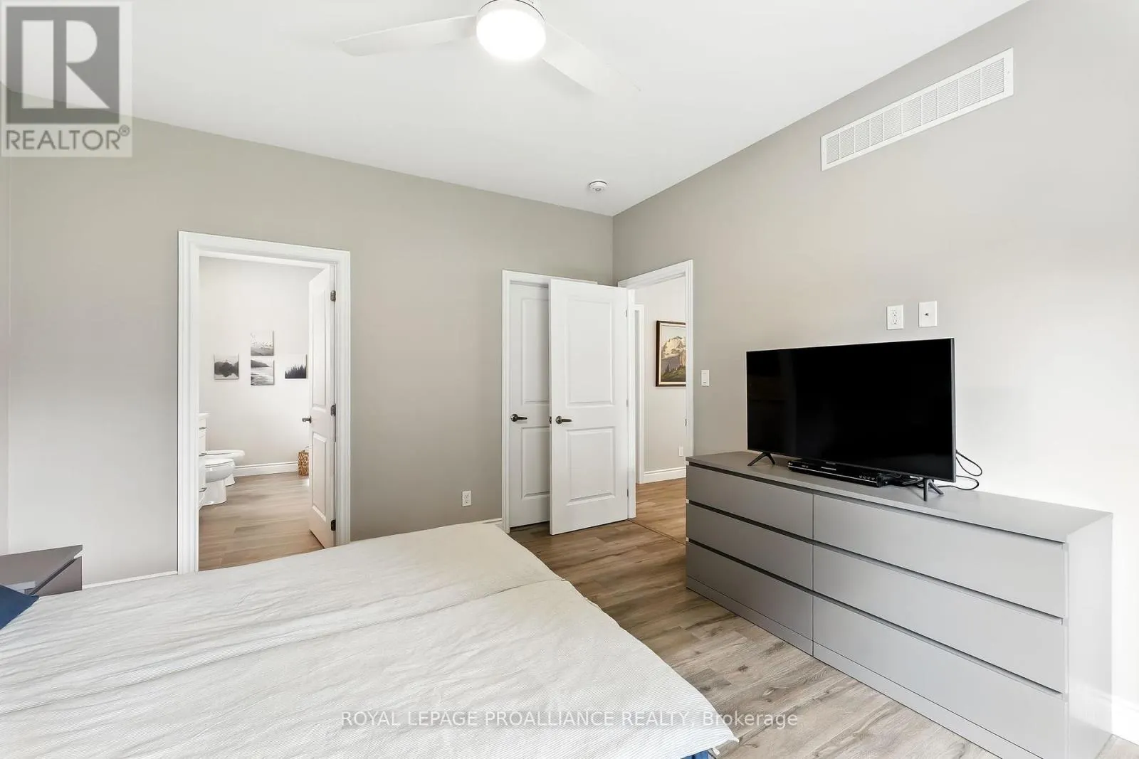 29 ROSSLYN DRIVE