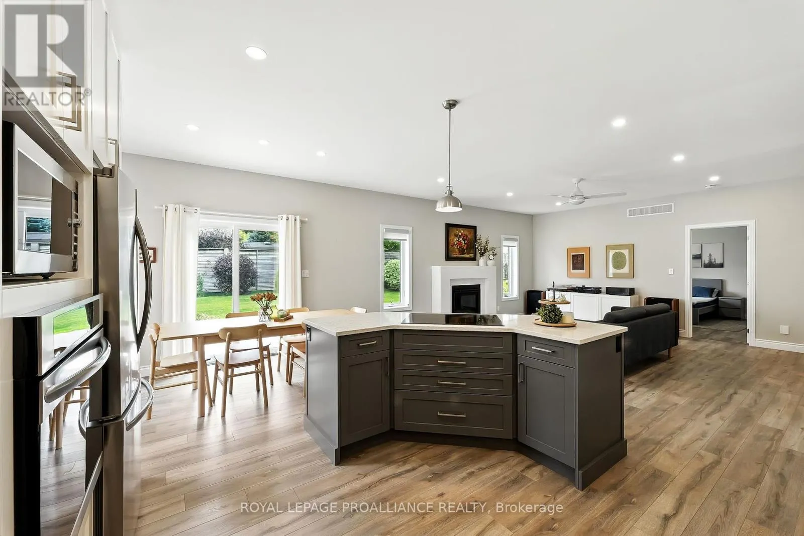 29 ROSSLYN DRIVE