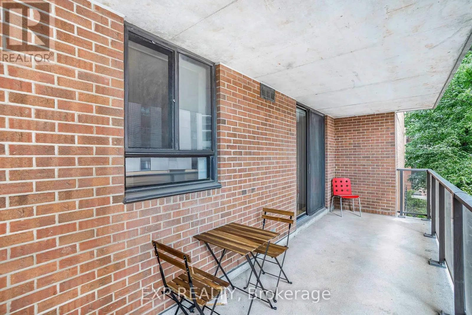 204 - 475 LAURIER AVENUE W