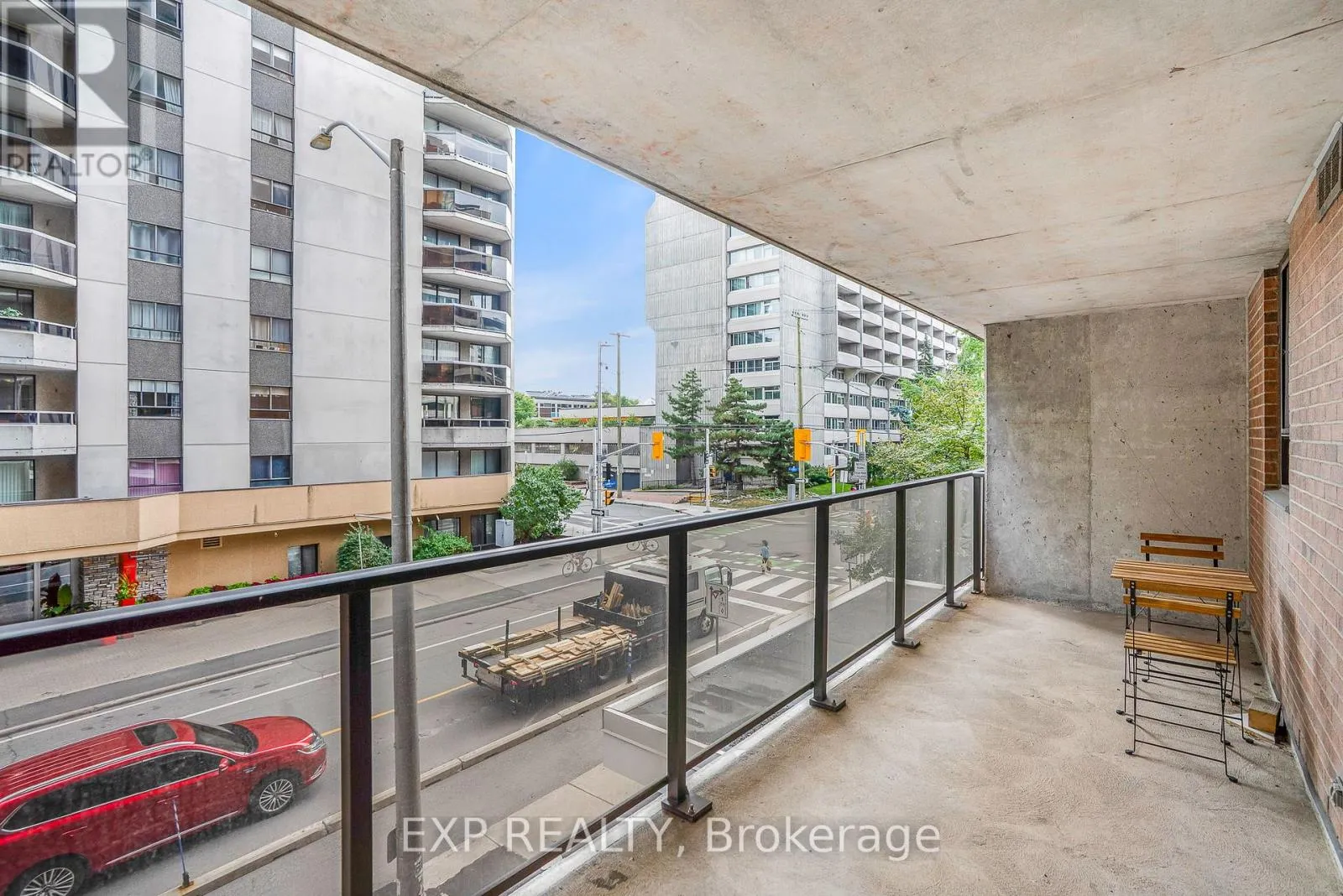 204 - 475 LAURIER AVENUE W