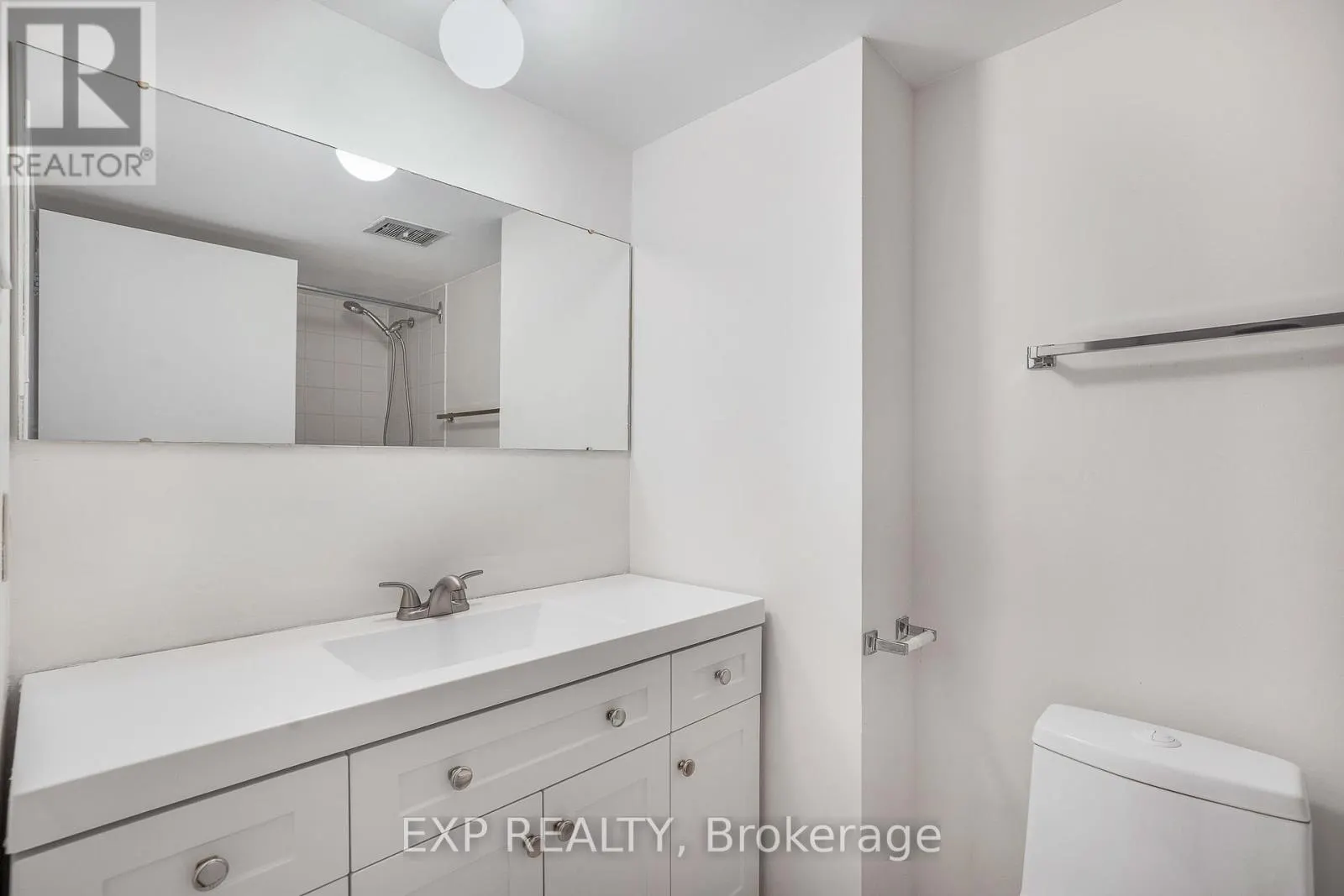 204 - 475 LAURIER AVENUE W