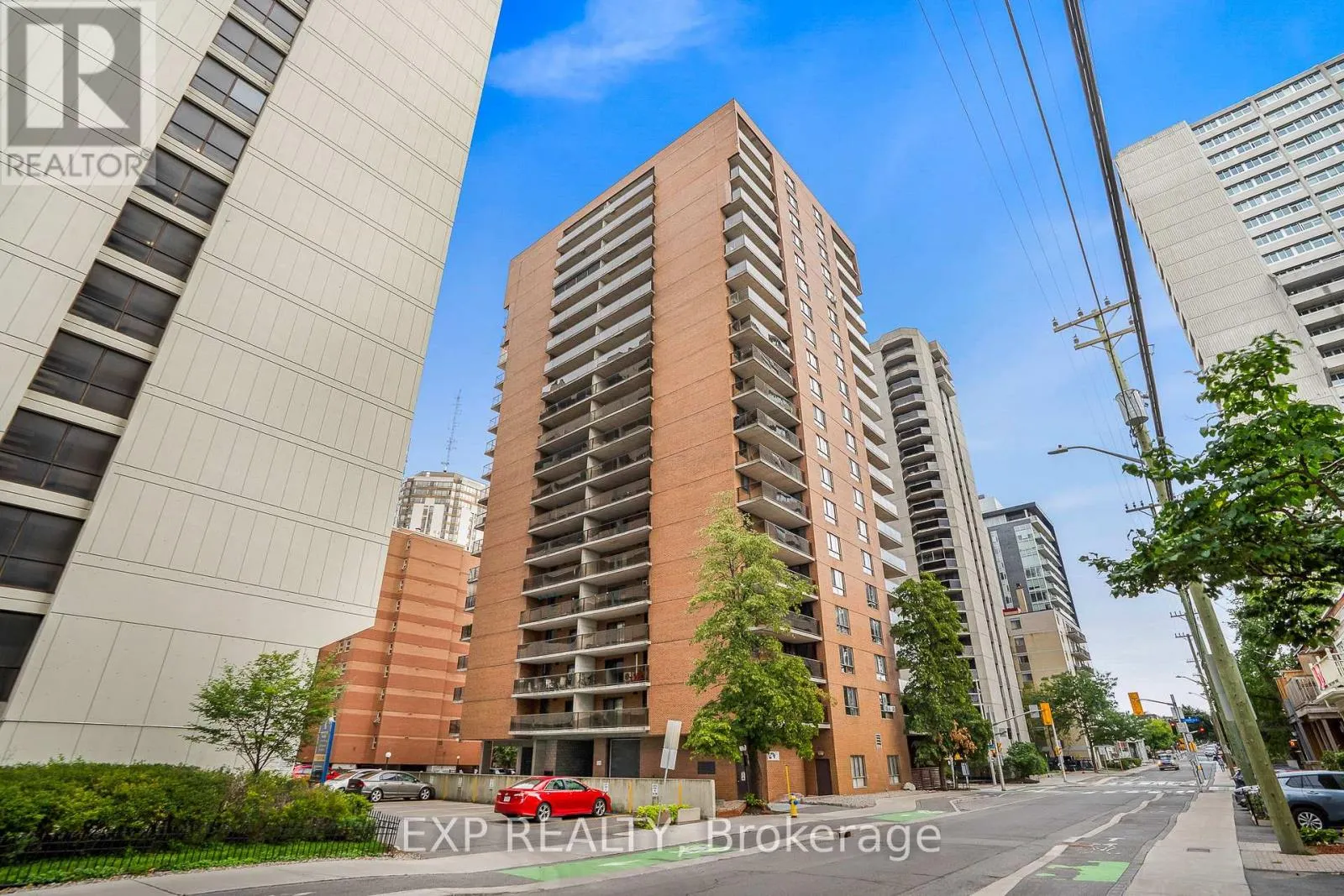 204 - 475 LAURIER AVENUE W