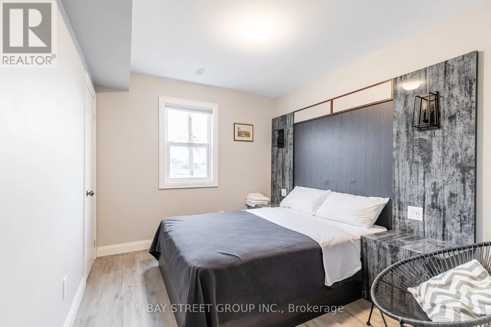 UNIT B - 5757 STANLEY AVENUE