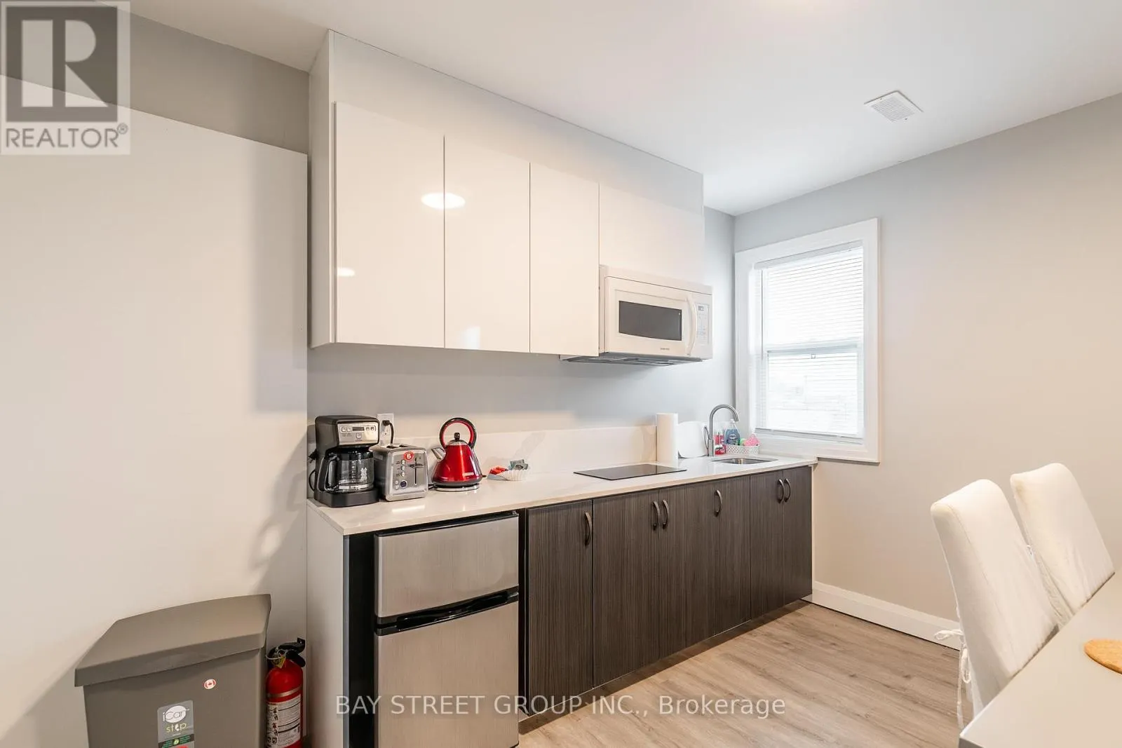 UNIT B - 5757 STANLEY AVENUE